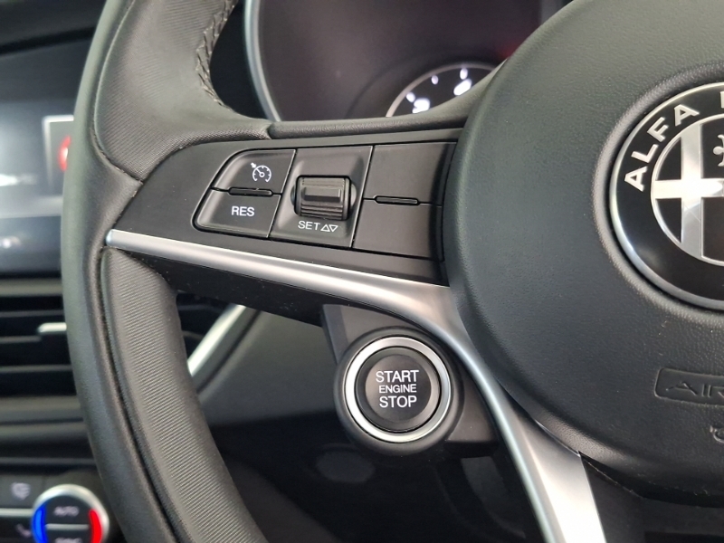 Alfa Romeo Giulia Romeo 2.0 Tb White #12