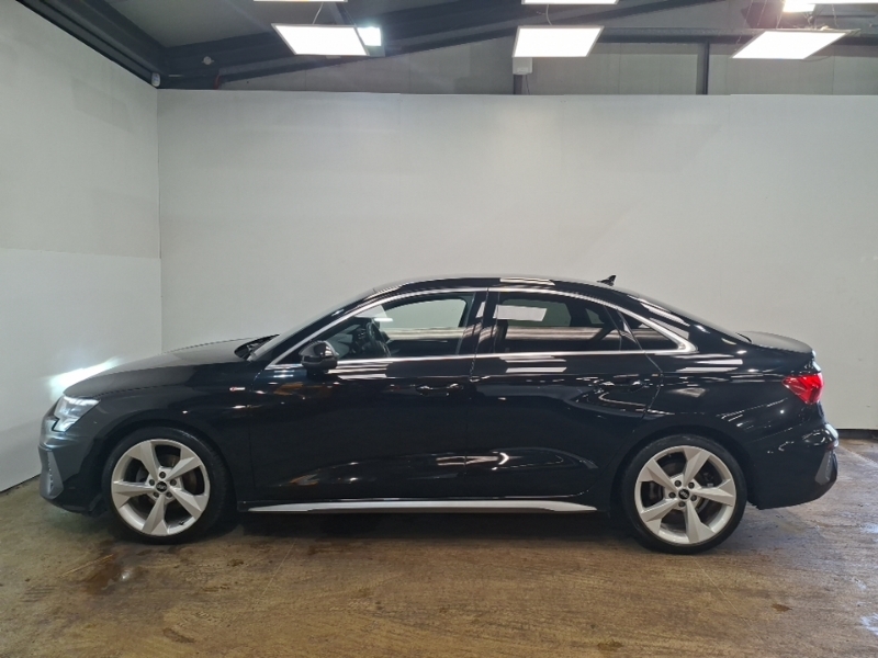 Audi A3 35 Tfsi S Line S Tronic Black #4