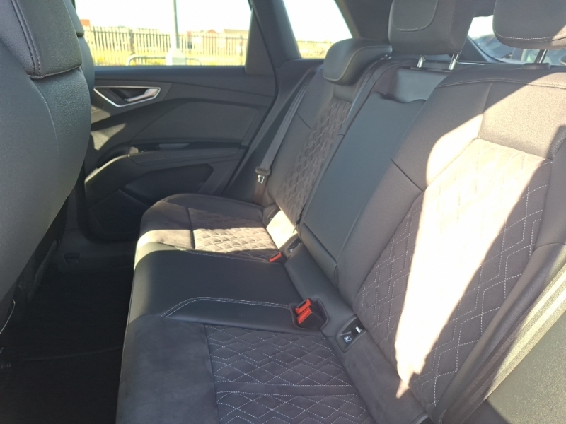 Audi Q4 E Tron 150Kw 40 82.77Kwh Edition 1 Cstech White #6