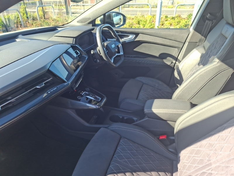 Audi Q4 E Tron 150Kw 40 82.77Kwh Edition 1 Cstech White #5