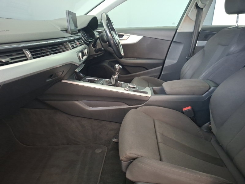 Audi A4 1.4T Fsi Sport Black #5