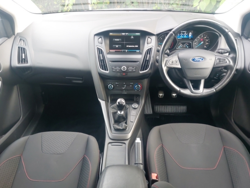 Ford Focus 1.5 Tdci Zetec Euro 6 Ss Blue #2