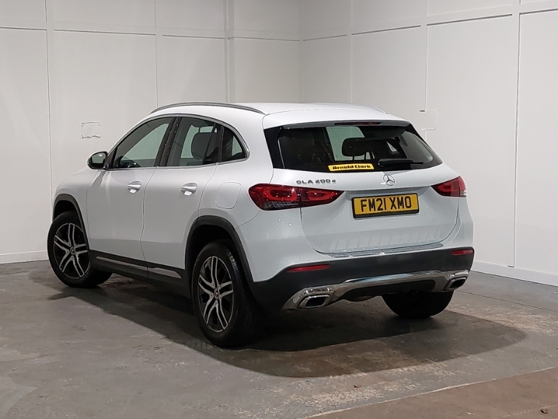 Mercedes-Benz GLA Class Gla 200D Sport White #2