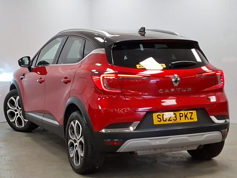 Renault Captur 1.6 E-tech Plug-in Hybrid 160 Techno Red #2