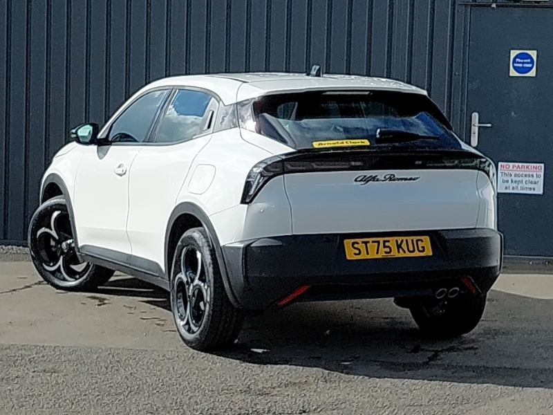 Alfa Romeo Junior 1.2 Turbo Ibrida White #2