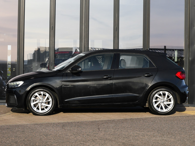 Audi A1 30 Tfsi Sport Black #4
