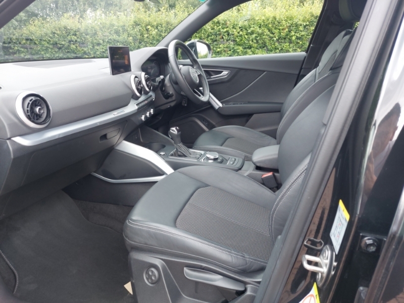 Audi Q2 35 Tfsi S Line S Tronic Black #5