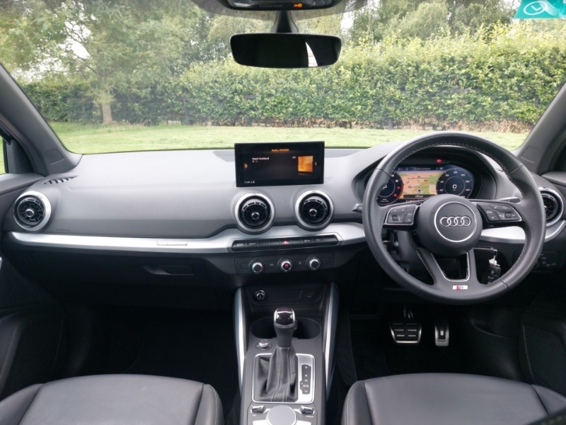 Audi Q2 35 Tfsi S Line S Tronic Black #3