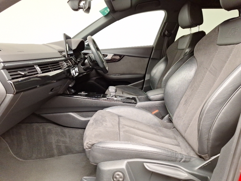 Audi A4 30 Tdi Black Edition S Tronic Red #5