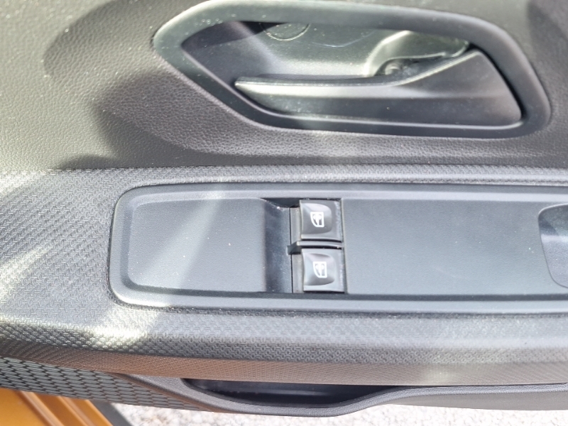 Dacia Sandero Stepway Dacia Sandero Stepway 1.0 Tce Comfort Orange #16