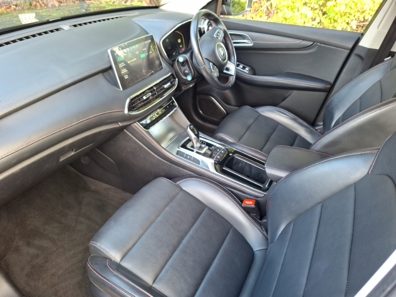 MG HS 1.5 T-gdi Excite Dct Black #4