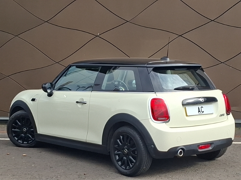 Mini Hatch 1.5 Cooper Classic II White #2