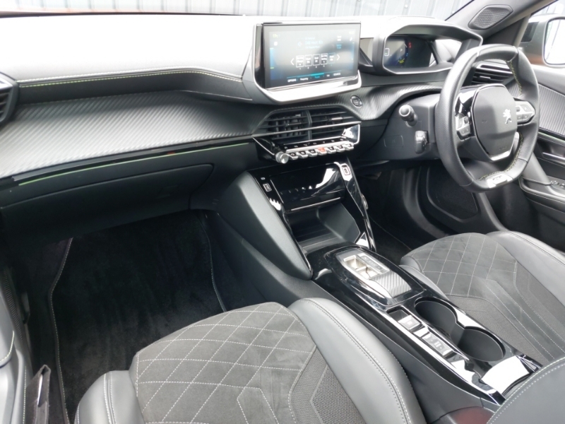 Peugeot e-2008 Active Premium Grey #17