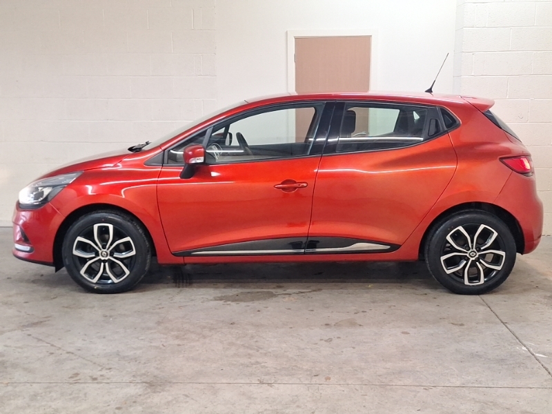 Renault Clio 0.9 Tce 75 Play Red #4