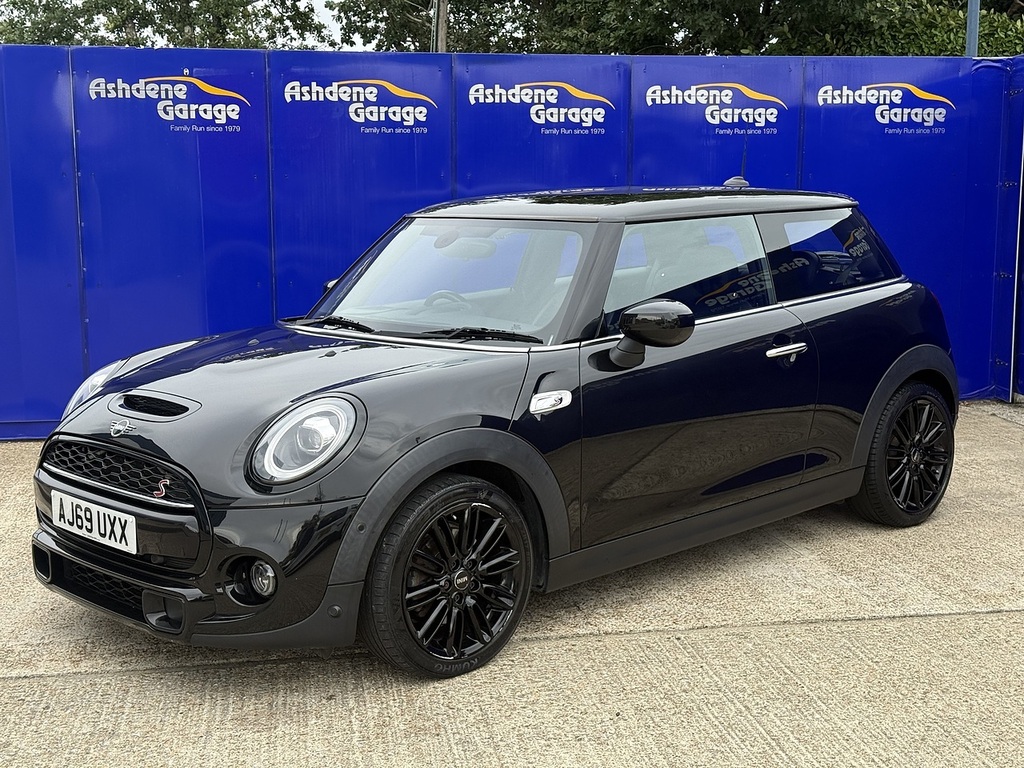 Mini Hatch Cooper S Exclusive Black