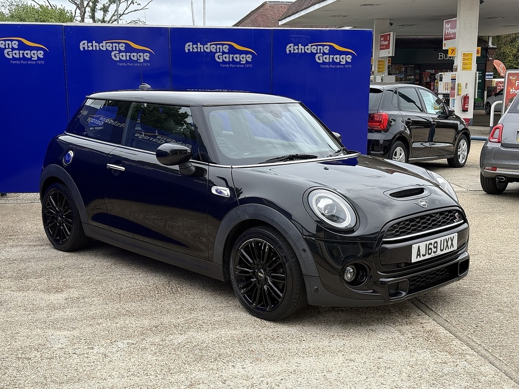 Mini Hatch Cooper S Exclusive AJ69UXX Black #3