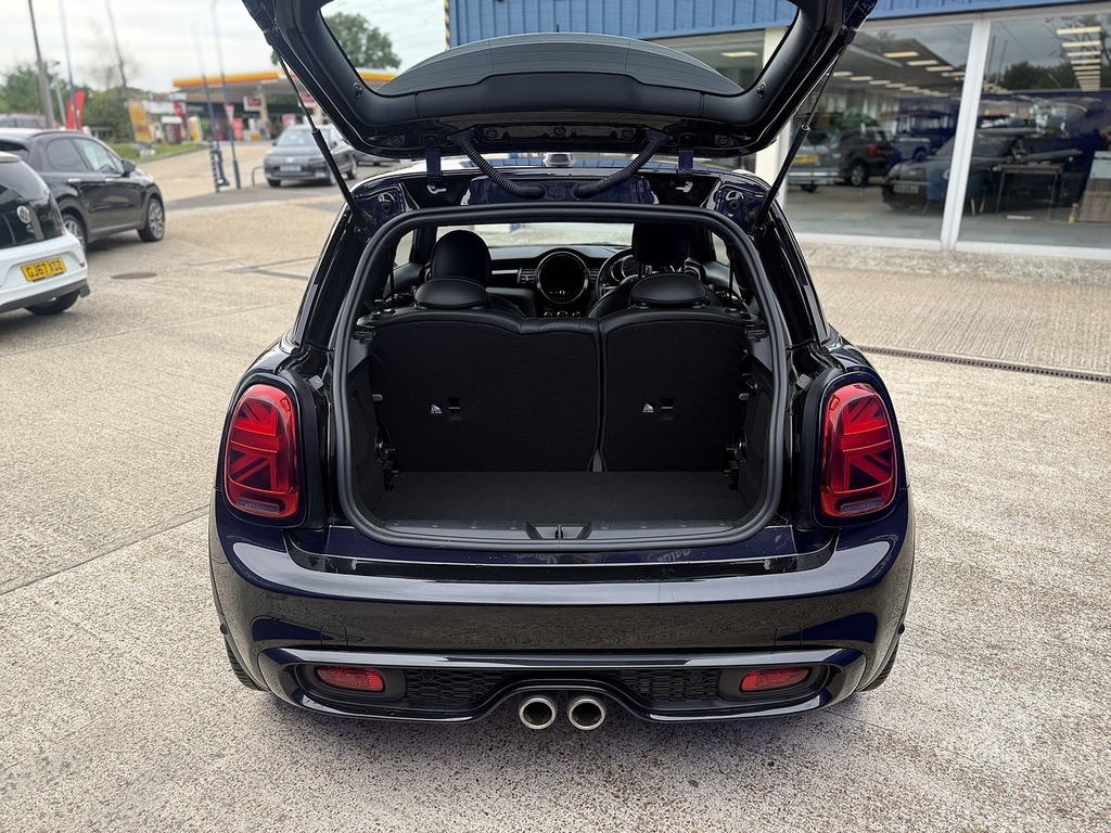 Mini Hatch Cooper S Exclusive AJ69UXX Black #5