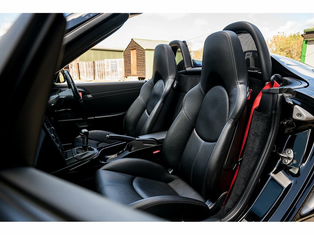 Porsche Boxster Boxster Spyder 25 White #35