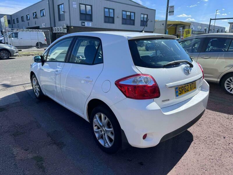 Toyota Auris 1.6 V-matic Colour Collection White #5