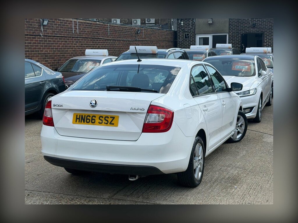 Skoda Rapid 1.2L Se Sport Red #8