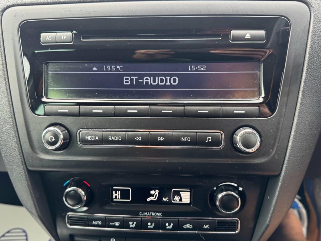 Skoda Rapid 1.2 Spaceback Se Sport Tsi 104 Bhp Blue #17