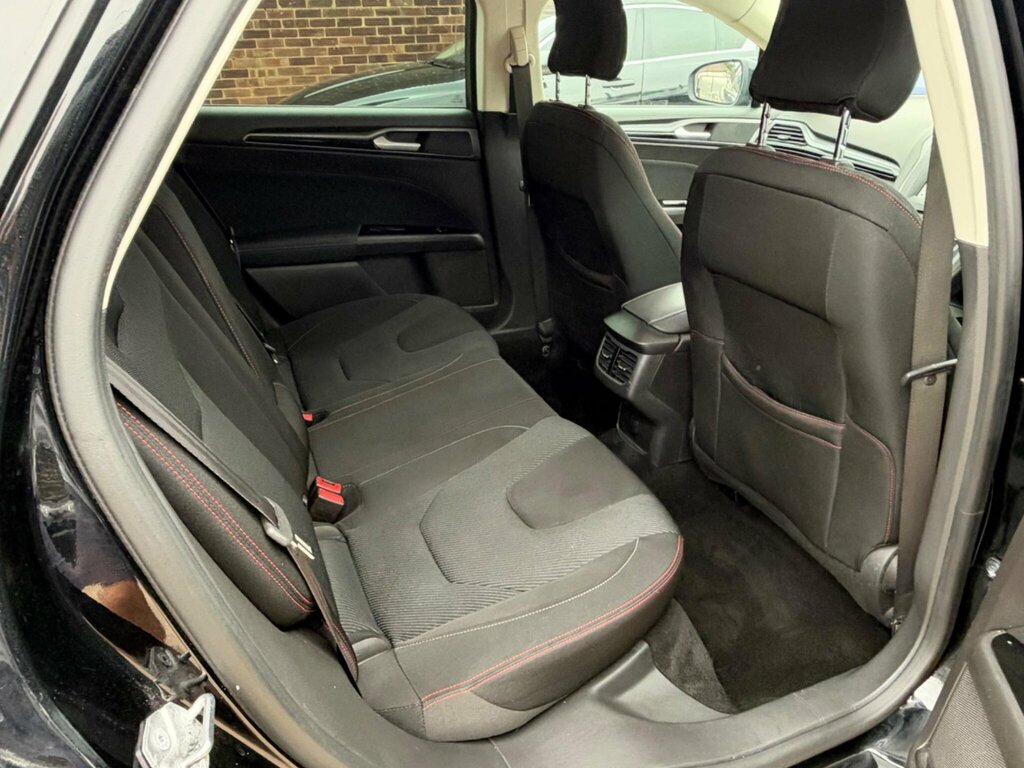 Ford Mondeo 2.0 Zetec Econetic Tdci 148 Bhp White #13