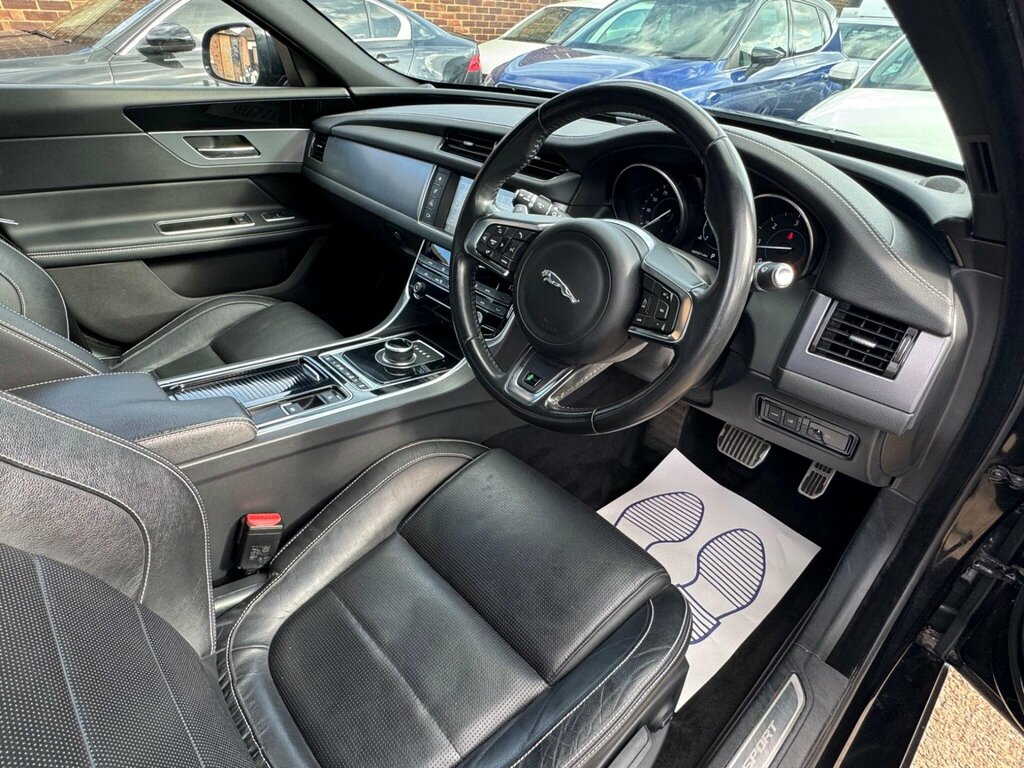 Jaguar XF Saloon 2.0 White #10