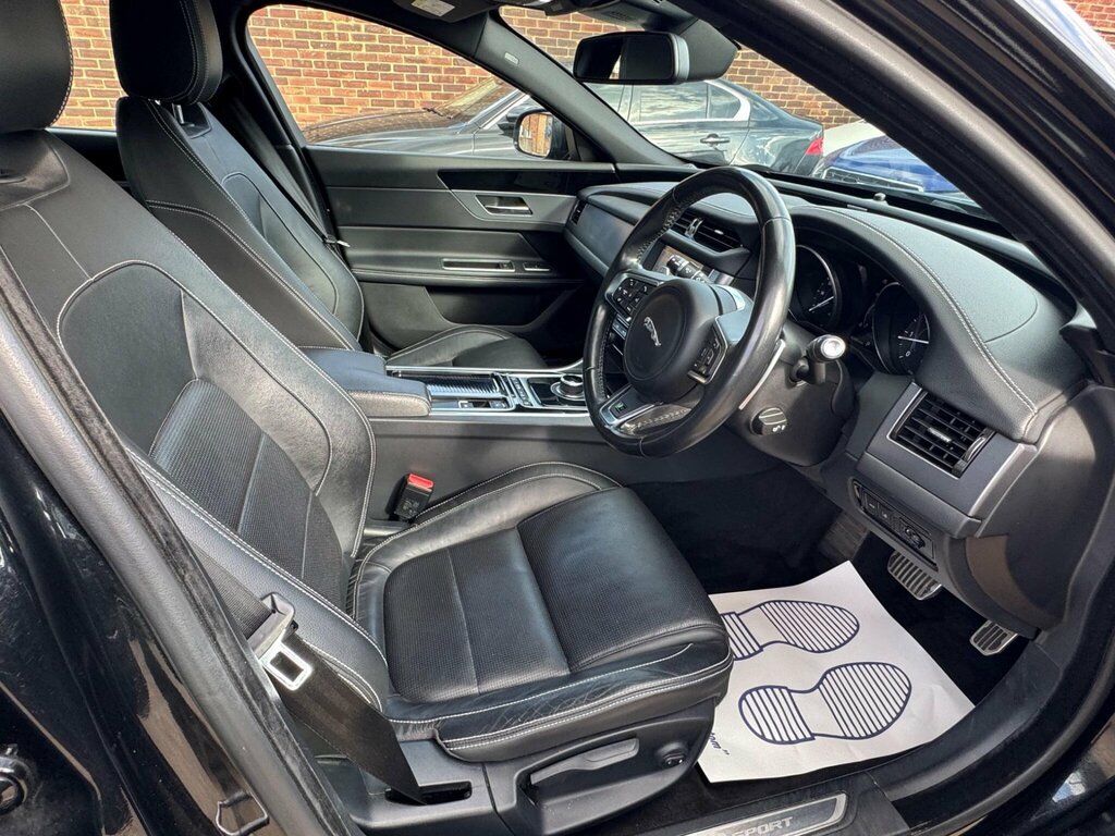 Jaguar XF Saloon 2.0 White #9
