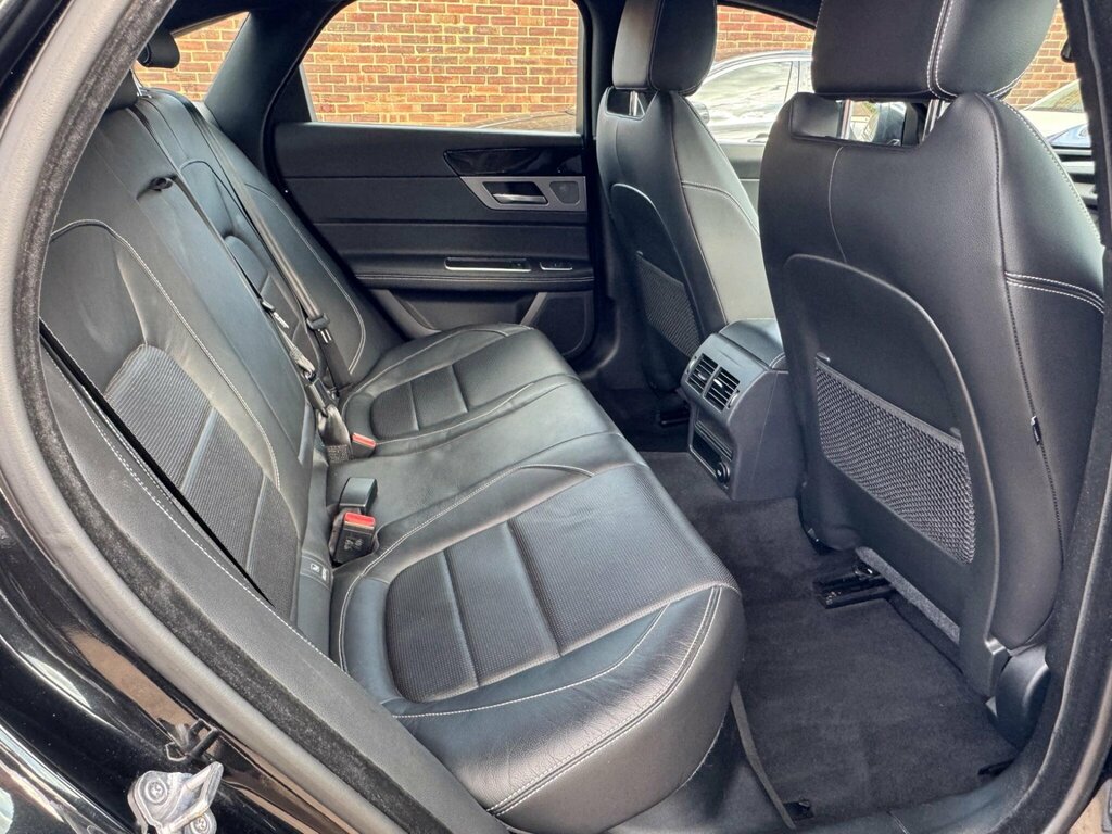 Jaguar XF Saloon 2.0 White #14