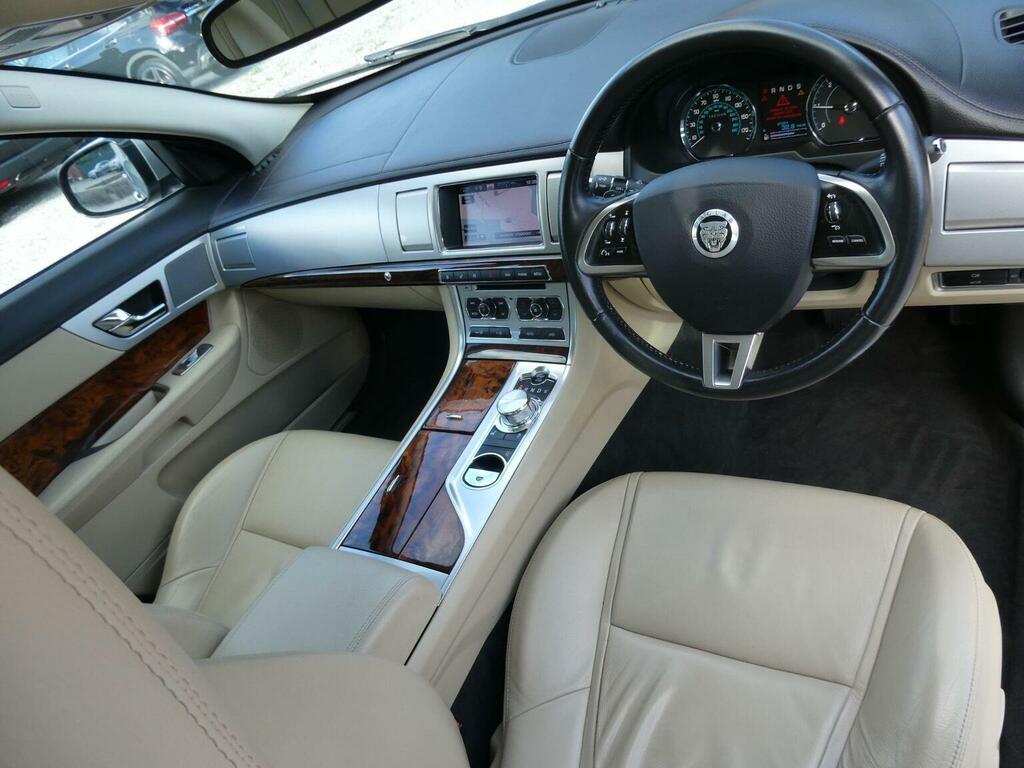 Jaguar XF Saloon 2.2D Luxury Euro 5 Ss 201313 Gold #2