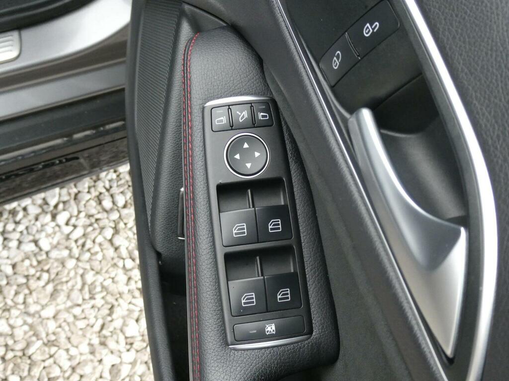 Mercedes-Benz GLA Class Gla 220D 4Matic Amg Line Premium Grey #34