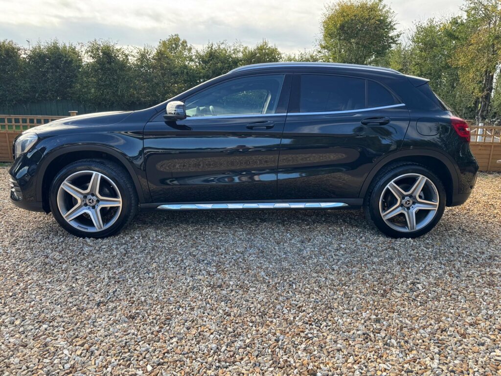 Mercedes-Benz GLA Class 2.1 Gla200d Amg Line Premium Suv 7G-d Black #5