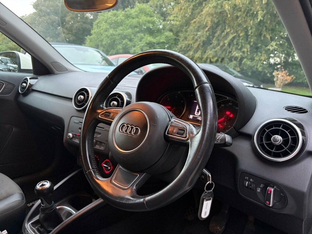 Audi A1 1.6 Tdi S Line Style Edition Sportback Euro 5 Ss White #5