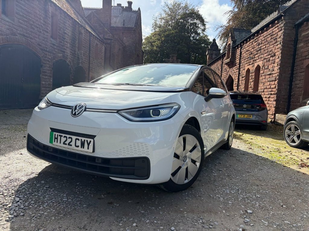 Volkswagen ID.3 Pro Performance 58Kwh Family Hatchback Electri White #3