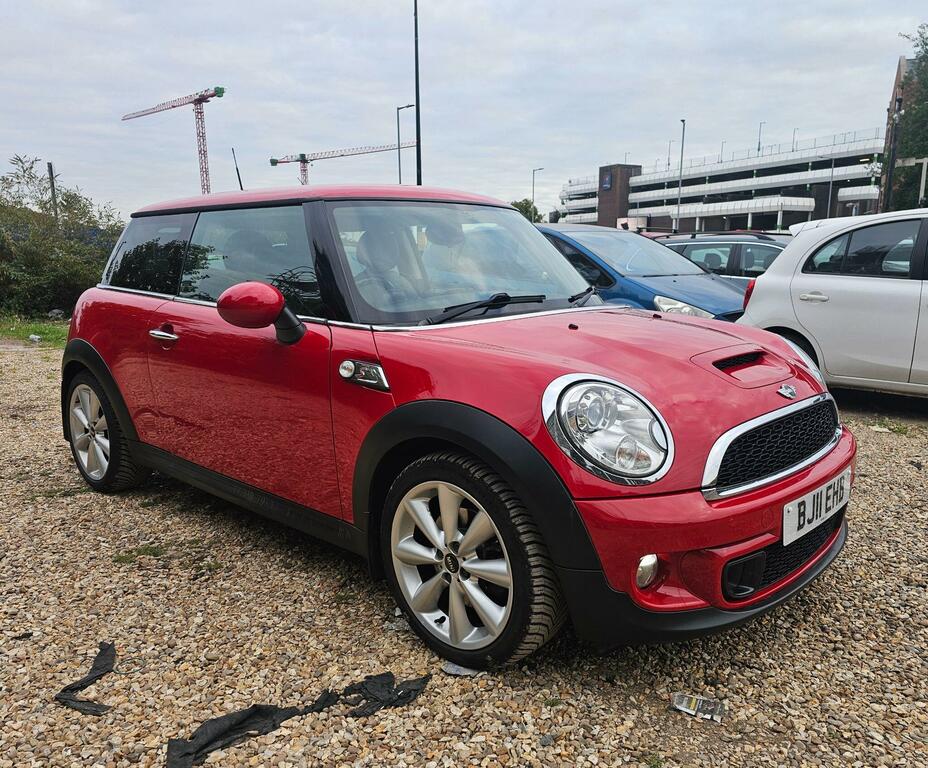 Mini Hatch Cooper S Red