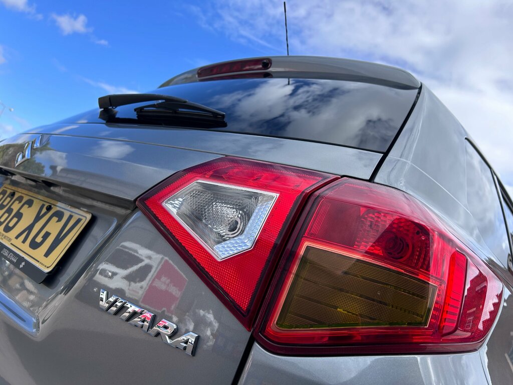 Suzuki Vitara 1.6 Sz-t Suv Euro 6 Ss 120 Ps Grey #2