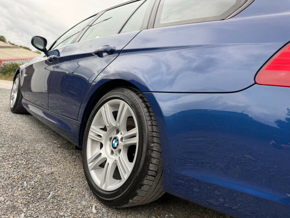 BMW 3 Series 2.0 318D Es Touring Black #23