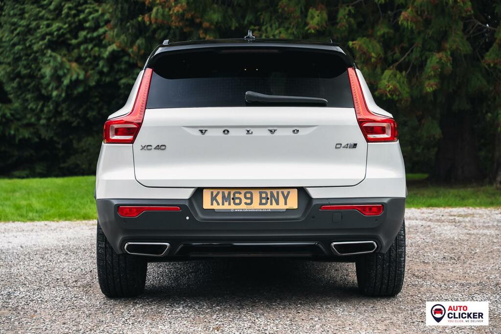Volvo XC40 R-design Pro White #4