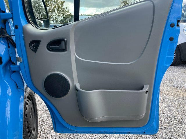 Vauxhall Vivaro 2.0 2900 Cdti Ecoflex Lwb 89 Bhp Red #47