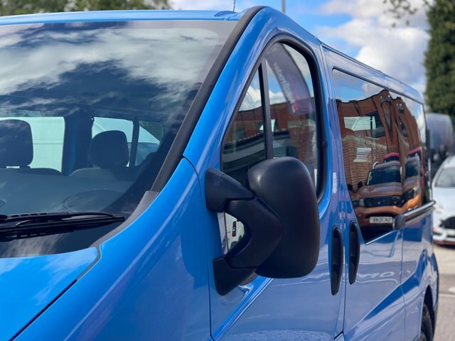 Vauxhall Vivaro 2.0 2900 Cdti Ecoflex Lwb 89 Bhp Red #53