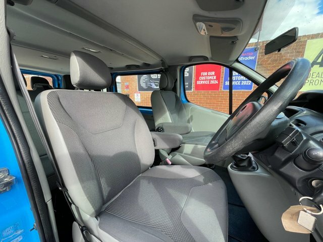 Vauxhall Vivaro 2.0 2900 Cdti Ecoflex Lwb 89 Bhp Red #18