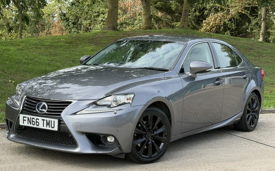 Lexus IS Petrol 