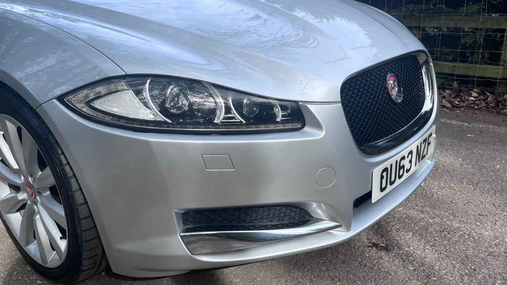 Jaguar XF 3.0D V6 S Portfolio Start Stop Red #11