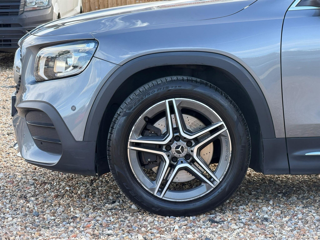 Mercedes-Benz GLB Class 2.0 Glb220d Amg Line Premium Plus 8G-dct 4Matic White #40