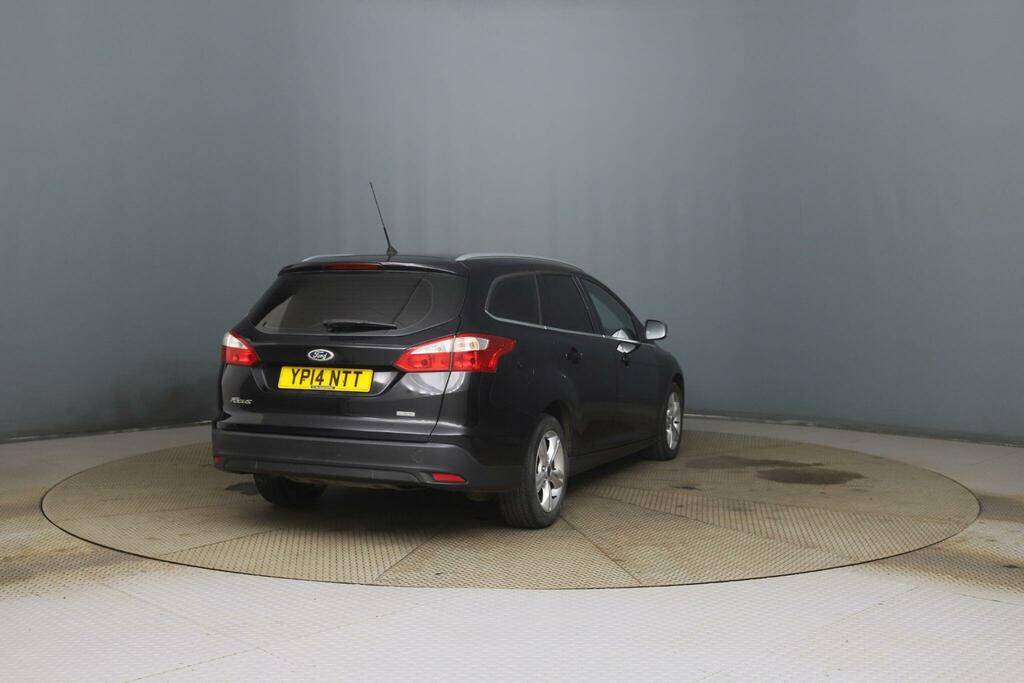 Ford Focus Zetec Black #6