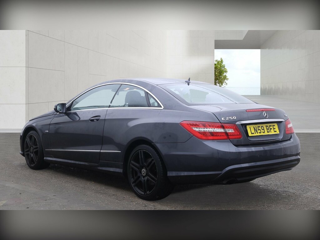 Mercedes-Benz E Class Saloon 3.0 E320 Cdi Sport G-tronic 200909 Silver #2