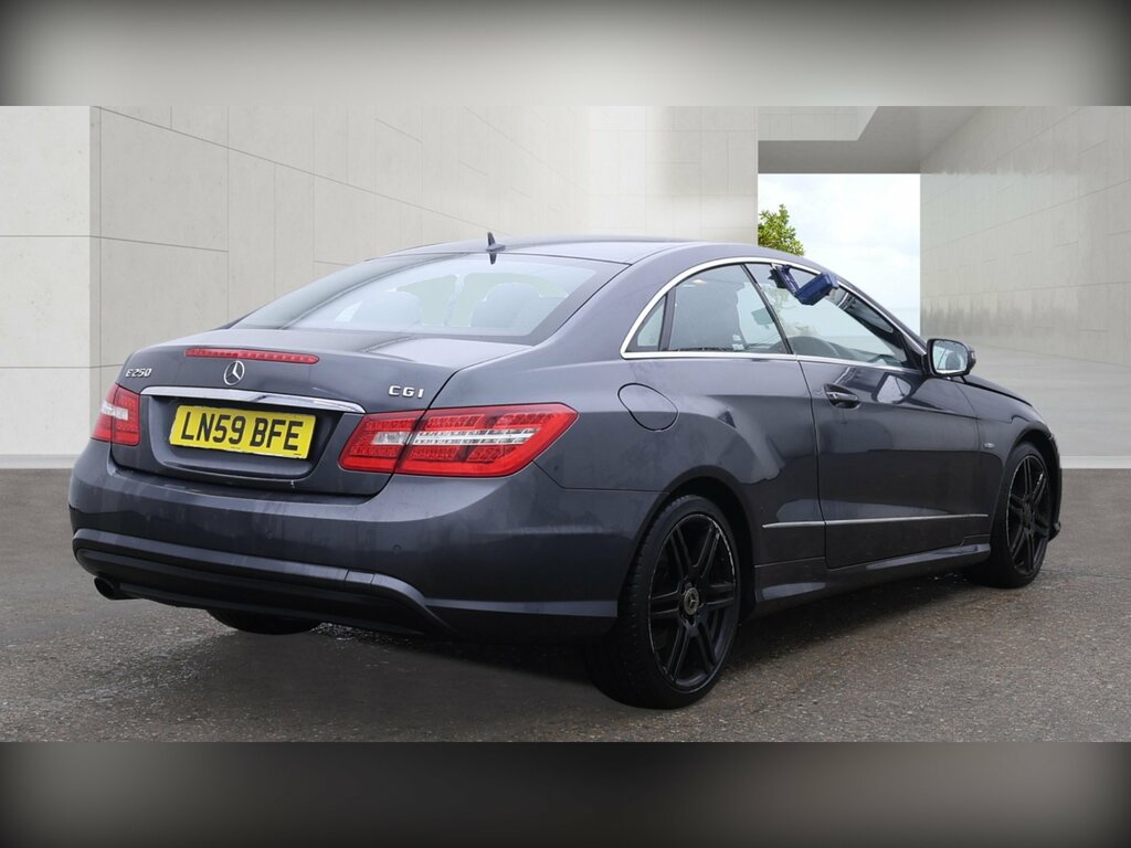 Mercedes-Benz E Class Saloon 3.0 E320 Cdi Sport G-tronic 200909 Silver #6