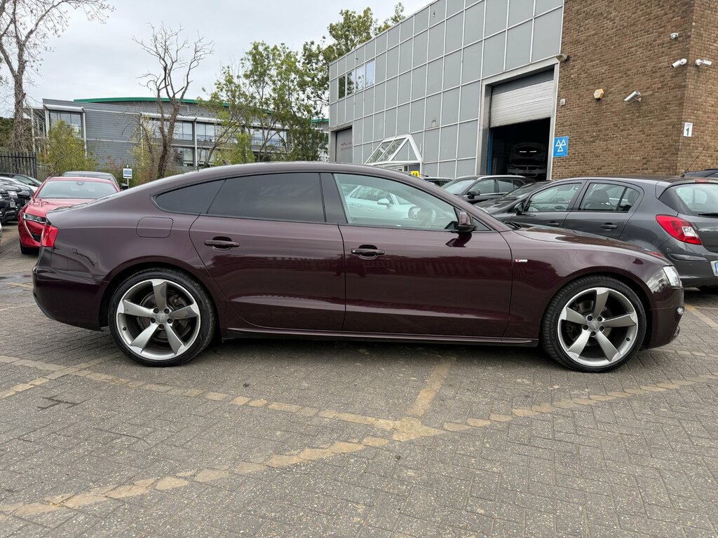 Audi A5 2.0 Tdi Black Edition Plus Sportback Mu Red #5