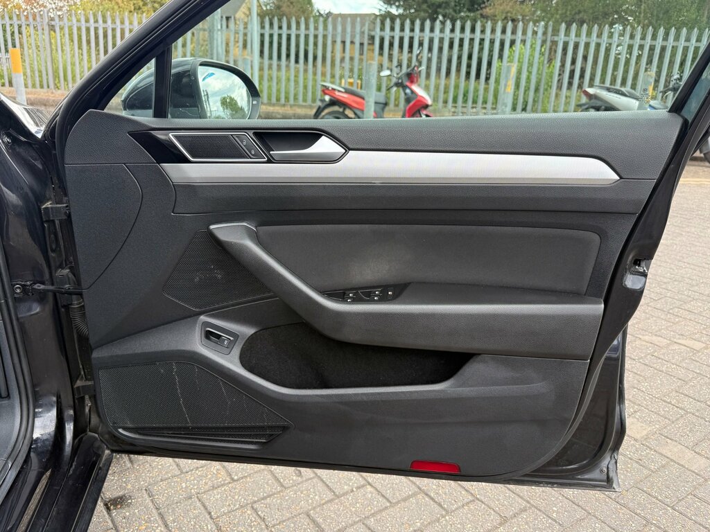 Volkswagen Passat Se Business Tdi Bluemotion Technology Silver #32