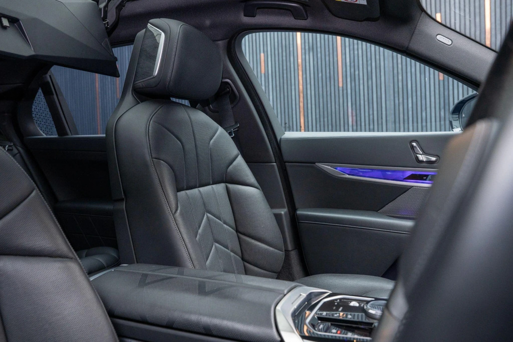 BMW 7 Series 750E Xdrive Excellence Blue #44